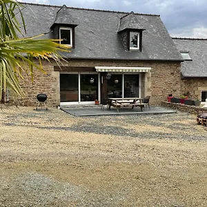 Sandra , Quemper-Guézennec France
