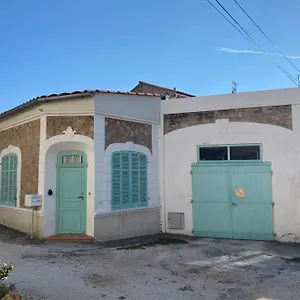 Appartement Climatisé Avec Parking Et Proche De La, Carqueiranne